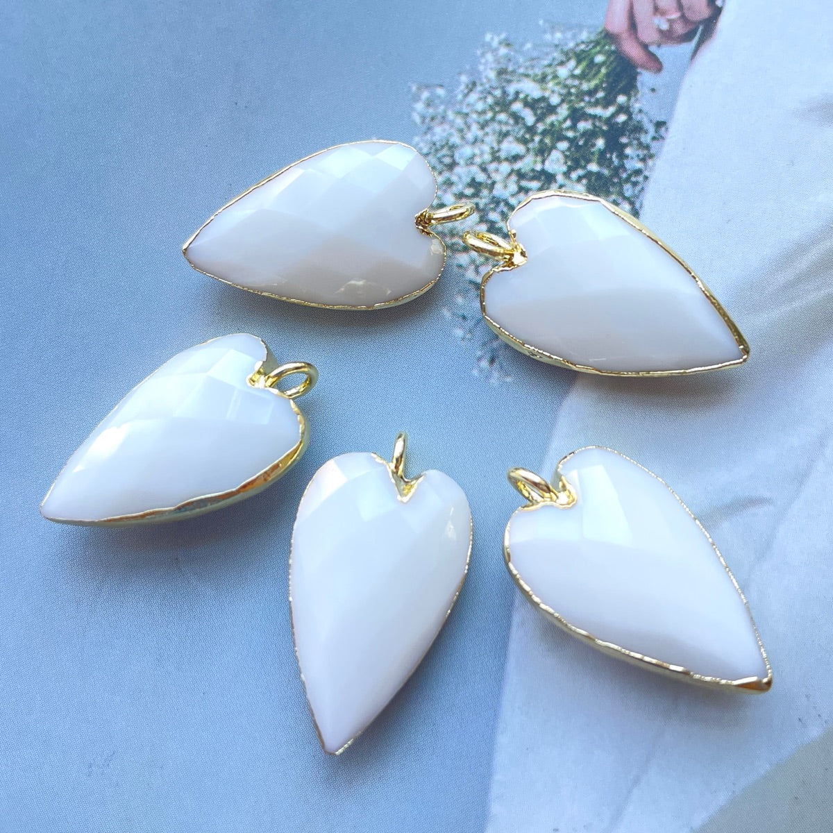 5pcs/Lot Gold Plated Bezel Natural Labradorite Amethyst Black Onyx Rose Quartz Faceted Heart Pendants White Ceramic Stone Charms New Charms Arrivals Charms Beads Beyond