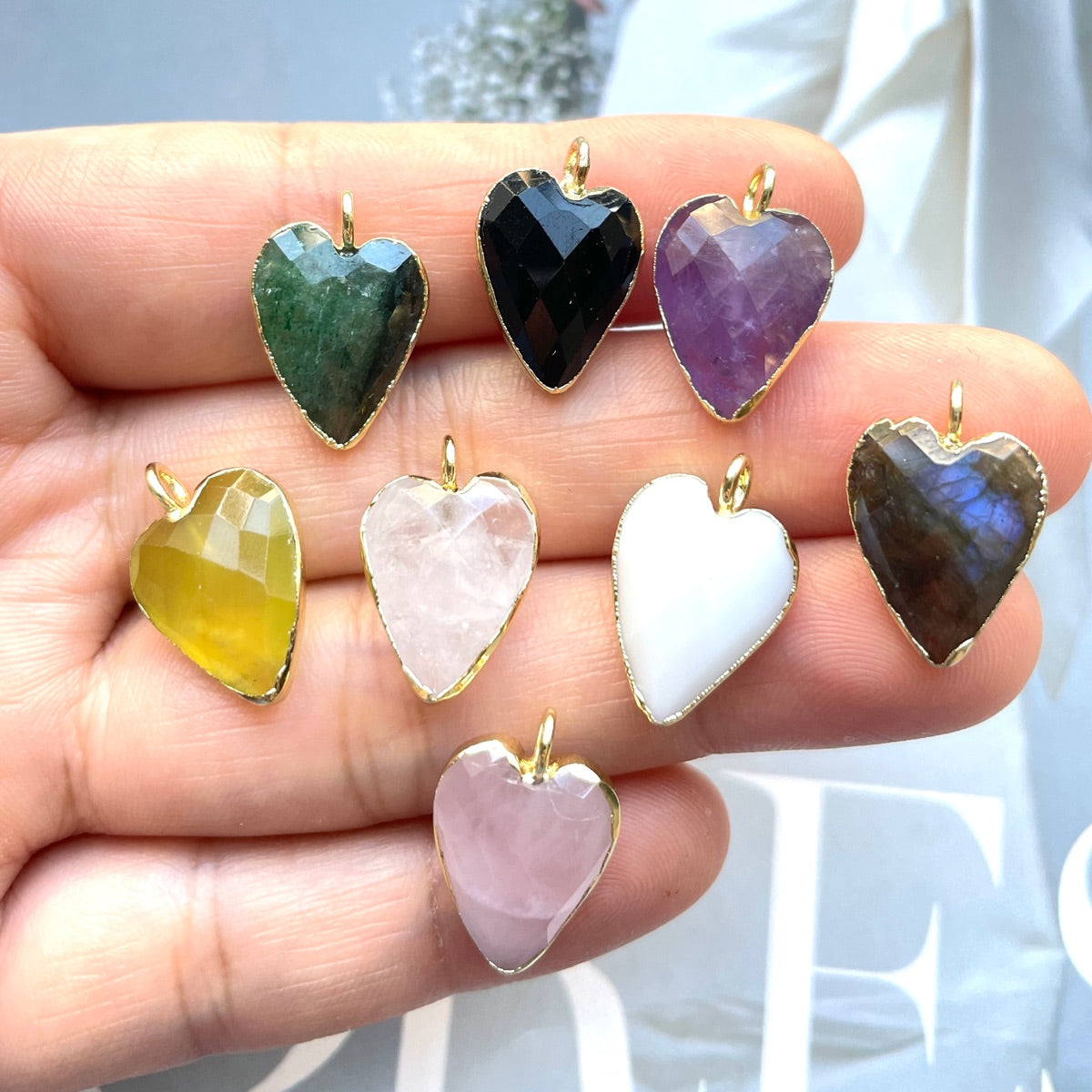 5pcs/Lot Gold Plated Bezel Natural Labradorite Amethyst Black Onyx Rose Quartz Small Heart Pendants Stone Charms New Charms Arrivals Charms Beads Beyond