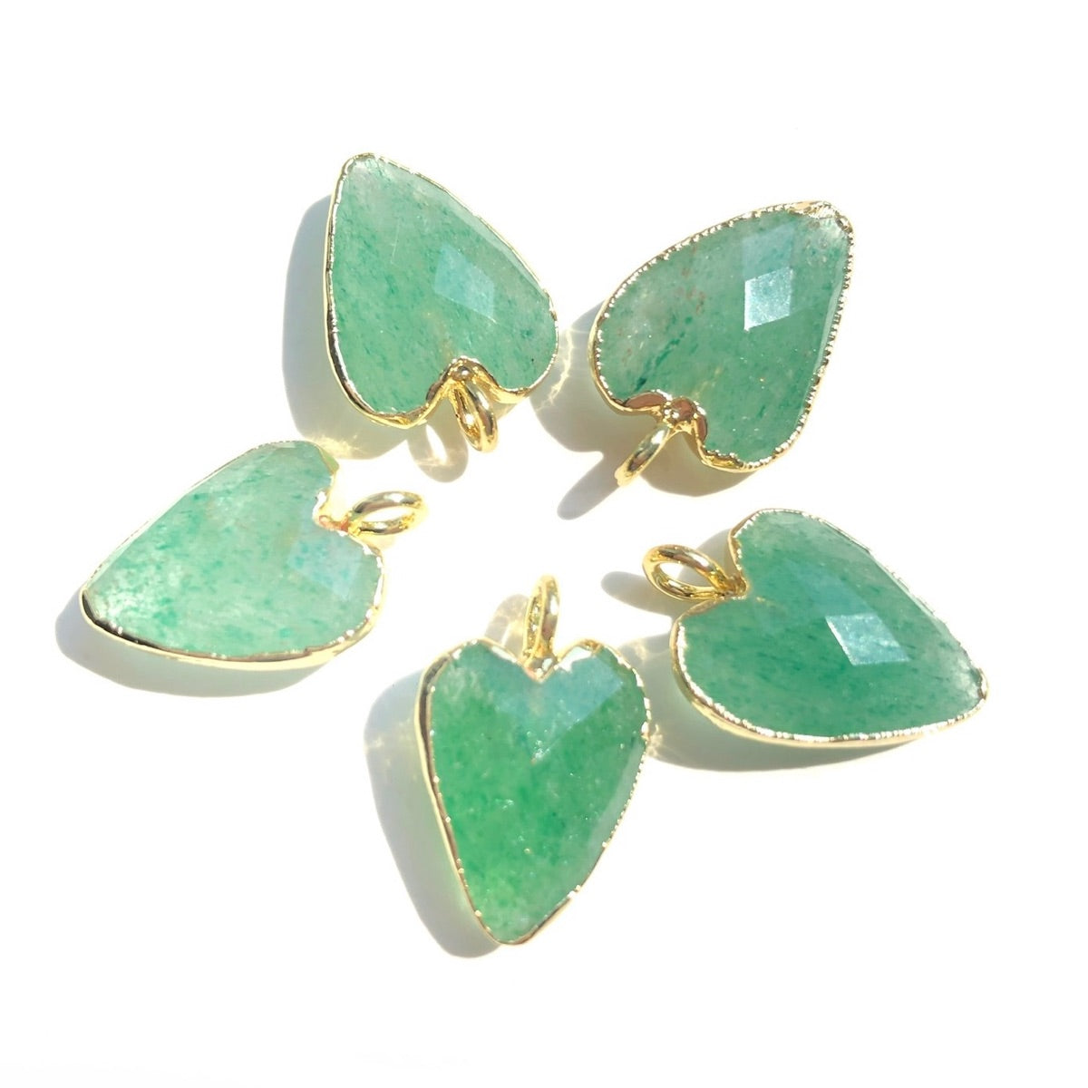 5pcs/Lot Gold Plated Bezel Natural Labradorite Amethyst Black Onyx Rose Quartz Small Heart Pendants Green Strawberry quartz Stone Charms New Charms Arrivals Charms Beads Beyond