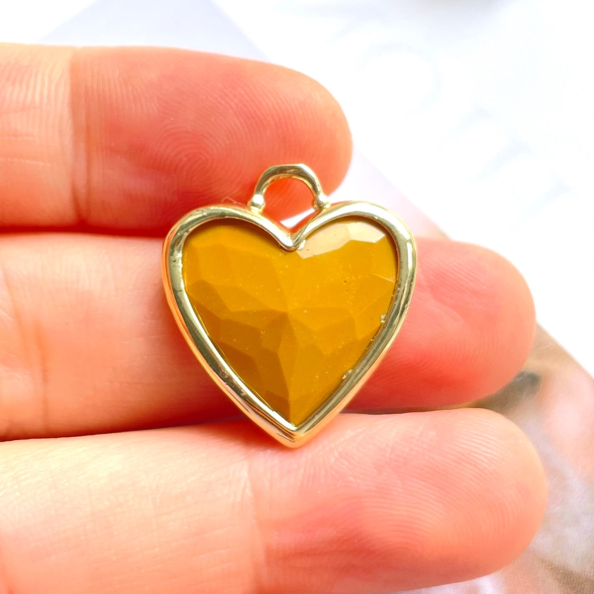 5pcs/Lot Gold Plated Bezel Labradorite Amethyst Strawberry Rose Quartz Heart Pendants Mookaite Jasper Stone Charms New Charms Arrivals Charms Beads Beyond