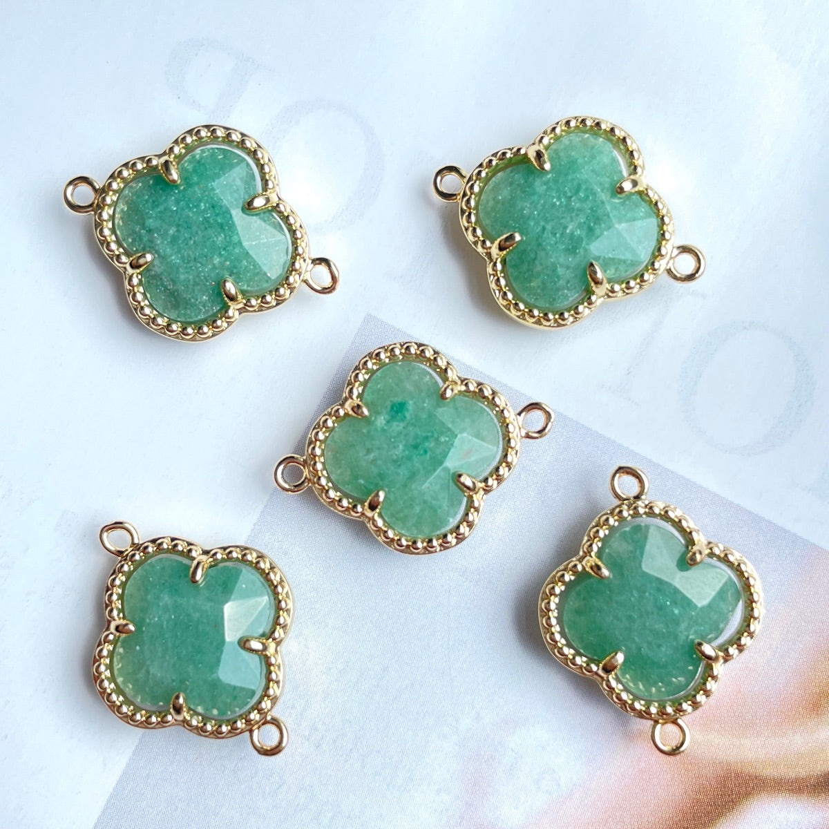 5pcs/Lot Gold Plated Bezel Labradorite Amethyst Rose Quartz White Quartz Tiger Eye Clover Flower Connectors Green Aventurine Quartz Stone Charms Flower Connectors New Charms Arrivals Charms Beads Beyond