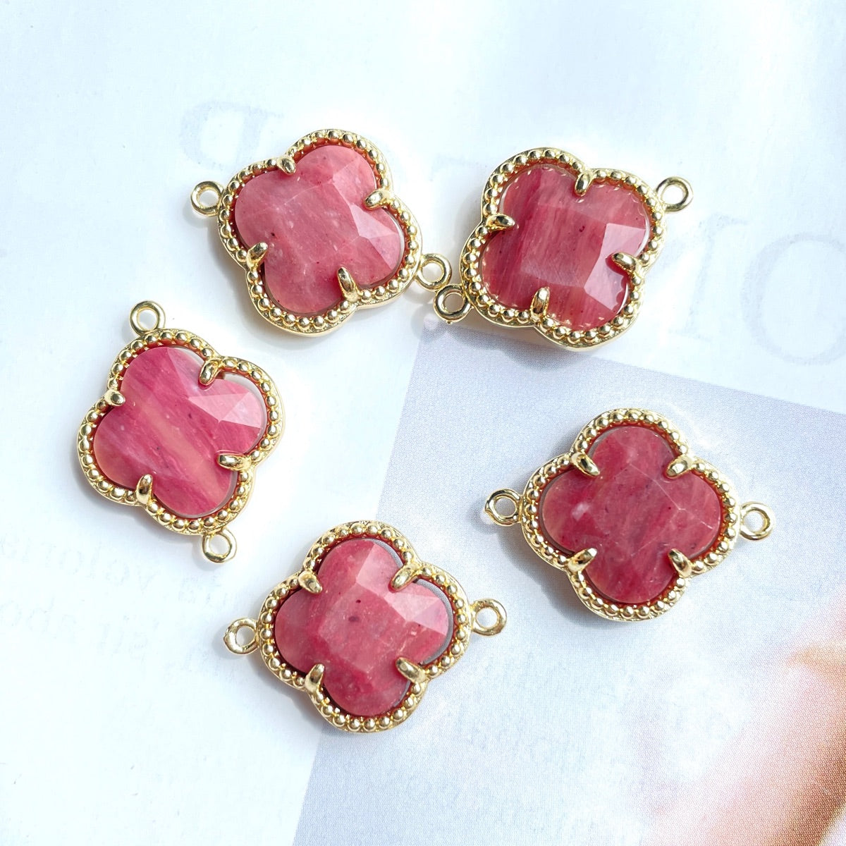 5pcs/Lot Gold Plated Bezel Labradorite Amethyst Rose Quartz White Quartz Tiger Eye Clover Flower Connectors Rhodochrosite Stone Charms Flower Connectors New Charms Arrivals Charms Beads Beyond
