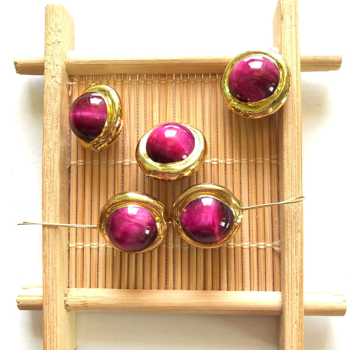 2-5-10pcs/lot 16.5*16mm Gold Plated Fuchsia Tiger Eye Spacers Focal Beads Focal Beads Focal Beads Charms Beads Beyond