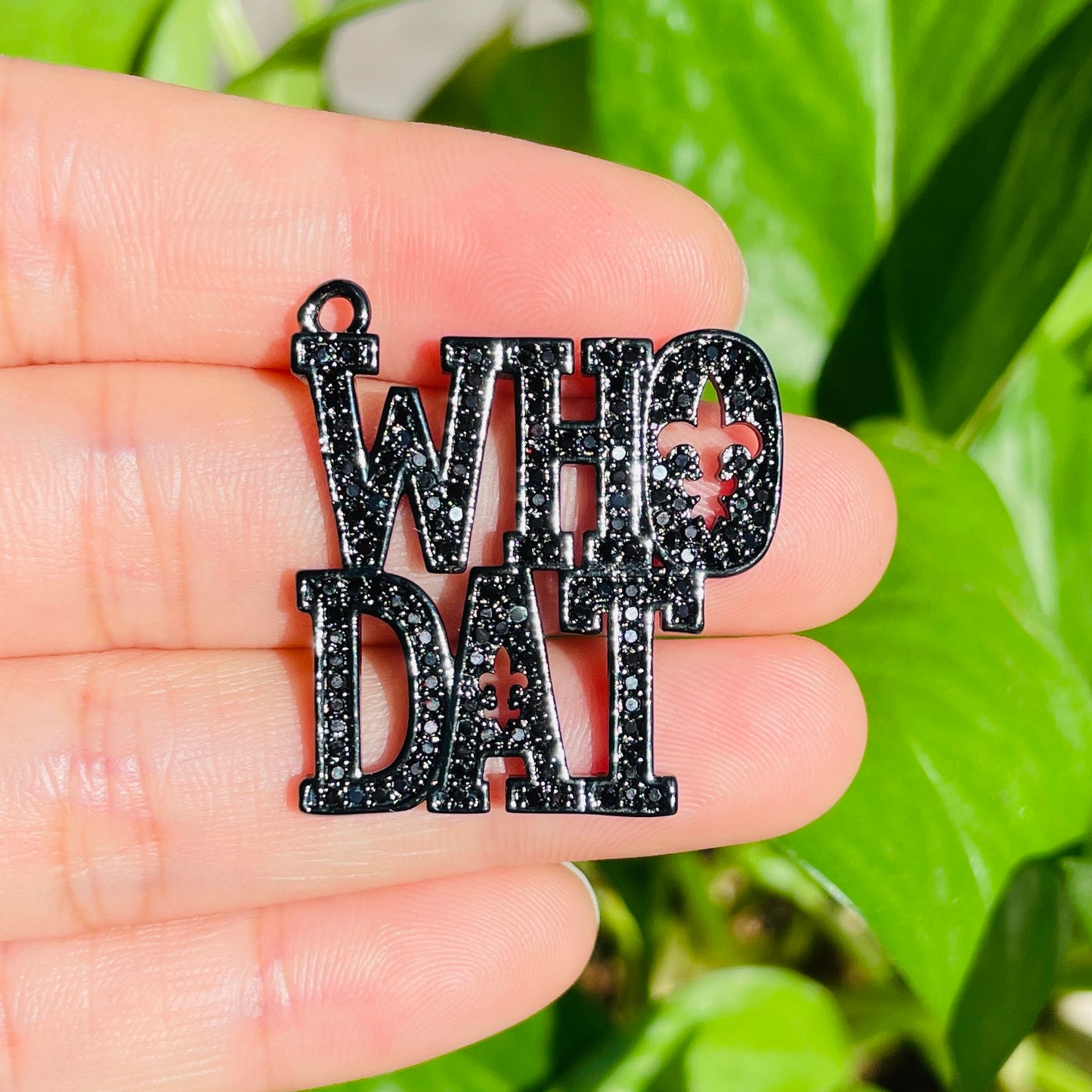 10pcs/lot 30*27.7mm CZ Paved Fleur De Lis Who Dat Saints Charms Black on Black CZ Paved Charms American Football Sports Louisiana Inspired New Charms Arrivals Charms Beads Beyond