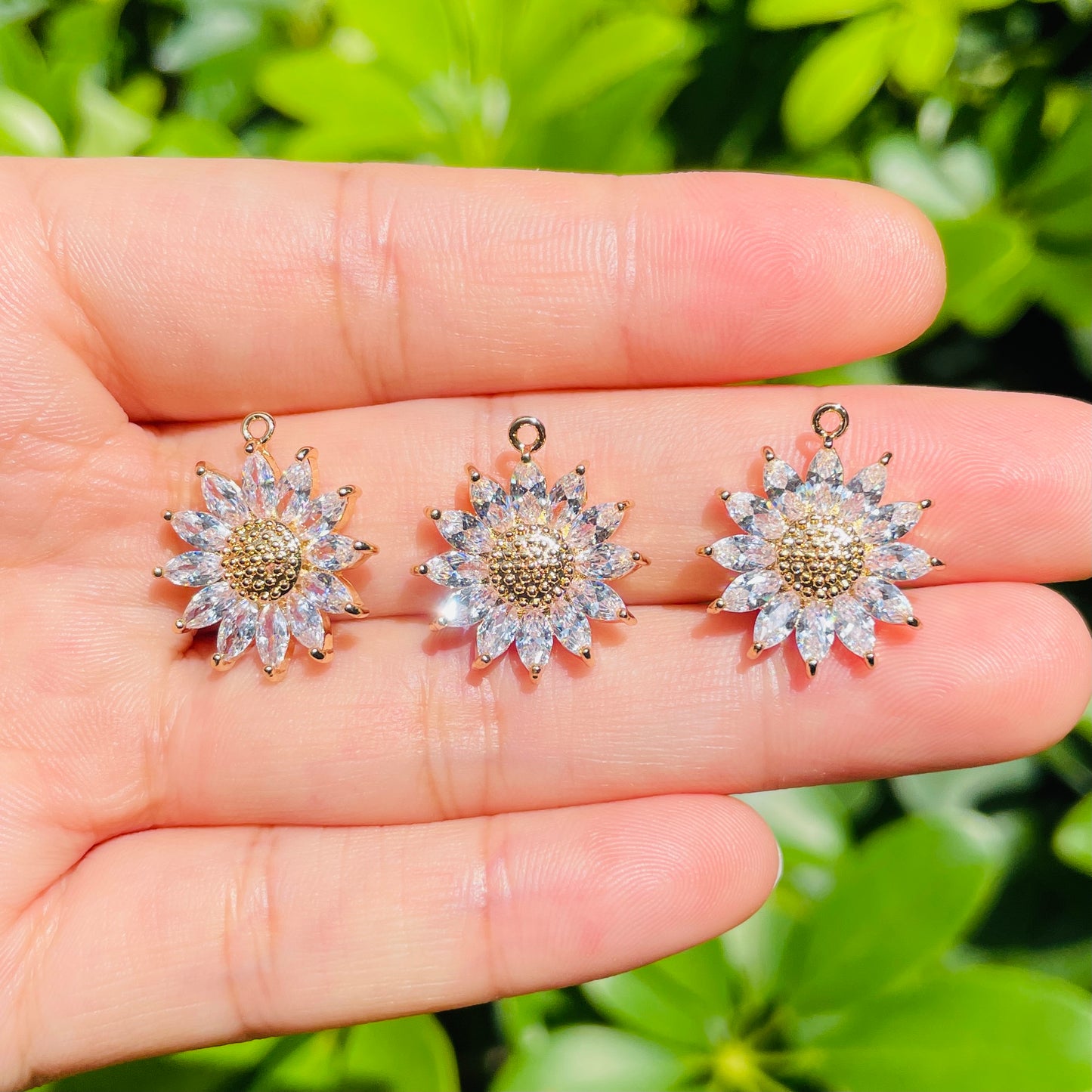 10pcs/lot 17*17mm CZ Paved Little Daisy Charms CZ Paved Charms Flowers Small Sizes Charms Beads Beyond