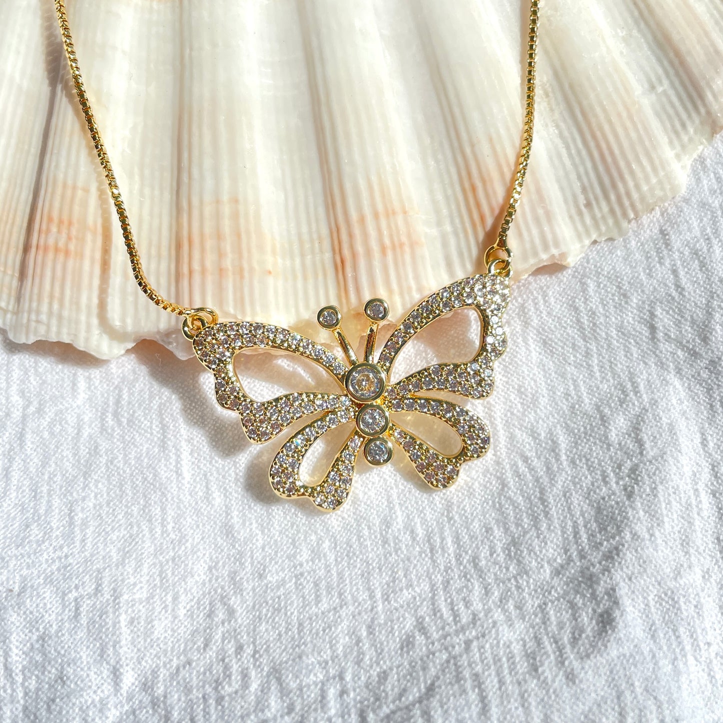 5pcs/lot 33.7*20mm CZ Pave Gold Plated Butterfly Necklaces Necklaces Charms Beads Beyond