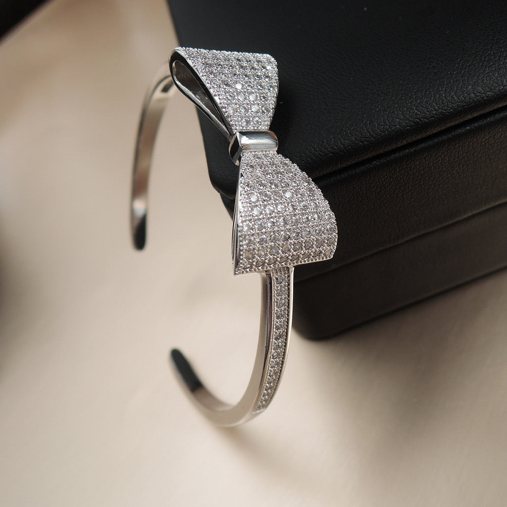 2pcs/lot CZ Paved Bow Tie Open Bracelet Women Bracelets Charms Beads Beyond