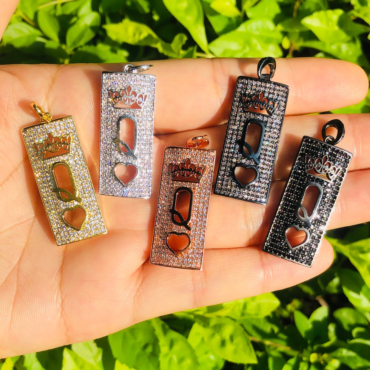 10pcs/lot 30*13mm CZ Paved Queen of Heart Word Tag Charms Mix Color CZ Paved Charms Queen Charms Word Tags Charms Beads Beyond
