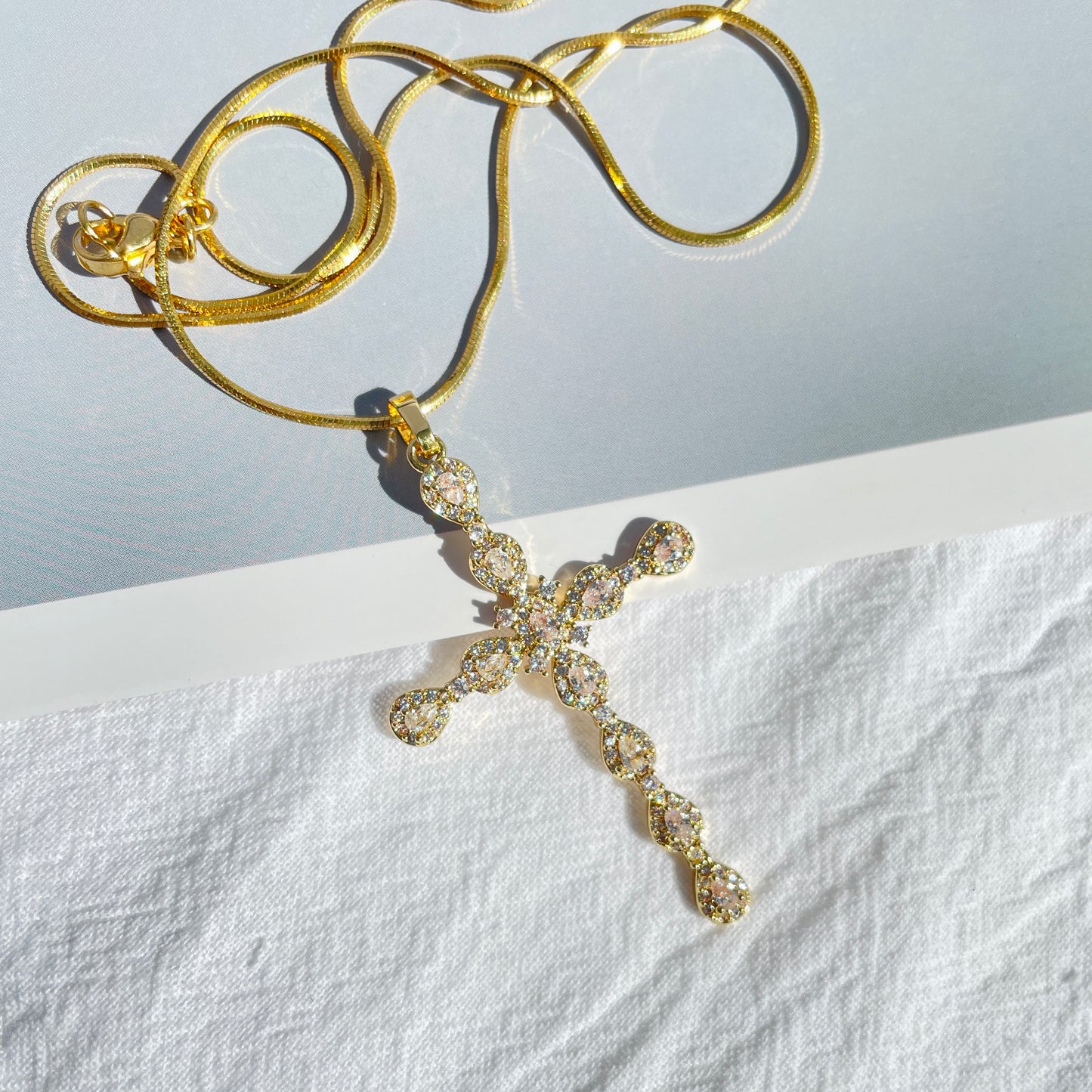 5pcs/lot 49*31mm CZ Pave Gold Plated Cross Necklaces Necklaces Charms Beads Beyond