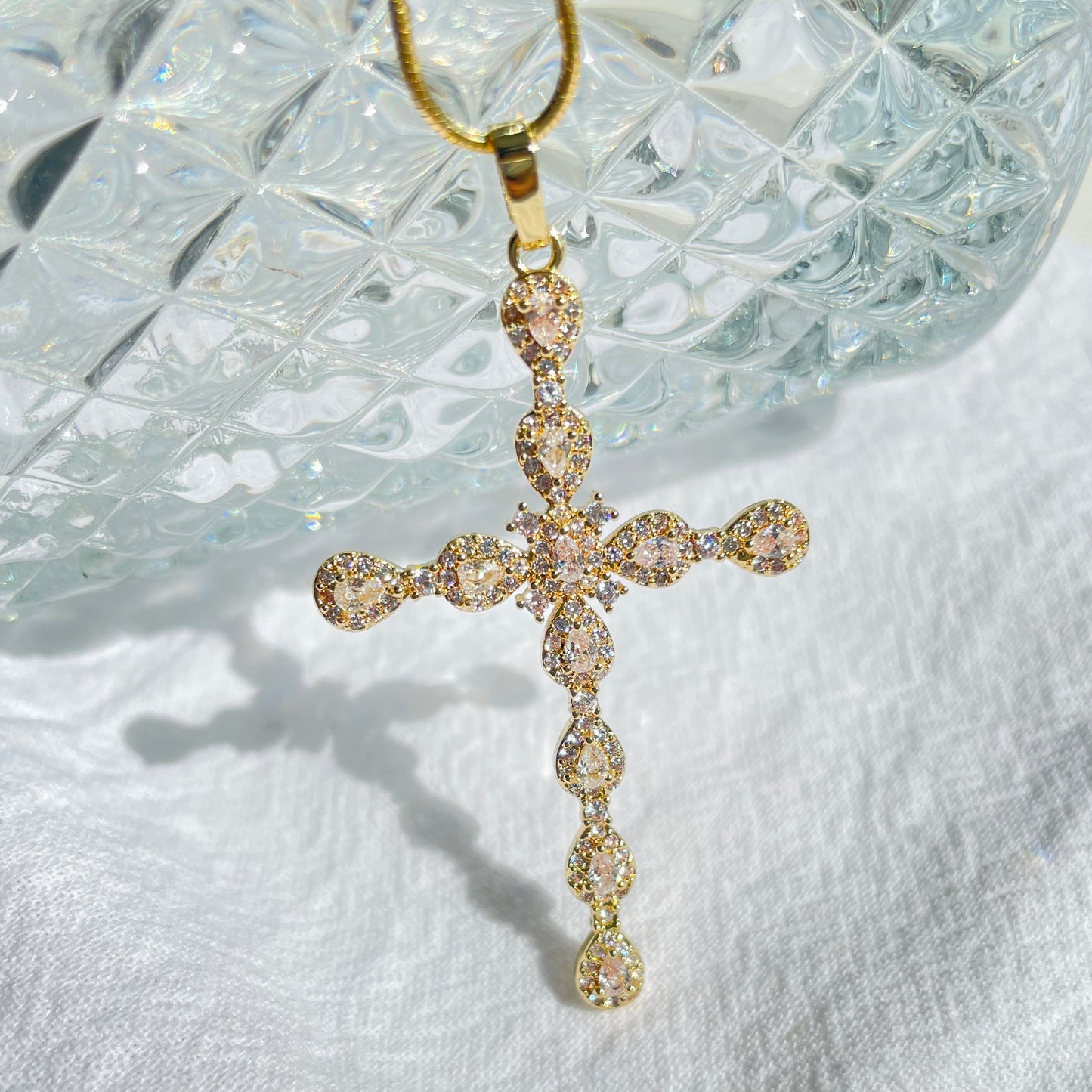 5pcs/lot 49*31mm CZ Pave Gold Plated Cross Necklaces Necklaces Charms Beads Beyond