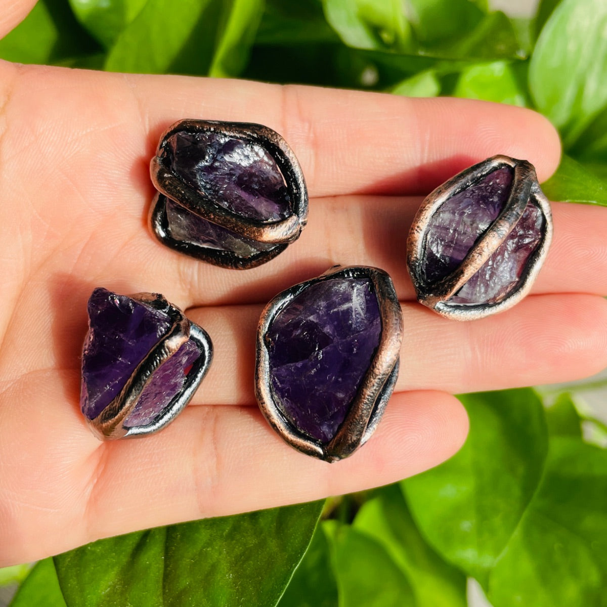 5-10pcs/lot Vintage Brass Bezel Purple Amethyst Spacers Focal Beads Focal Beads Focal Beads Charms Beads Beyond