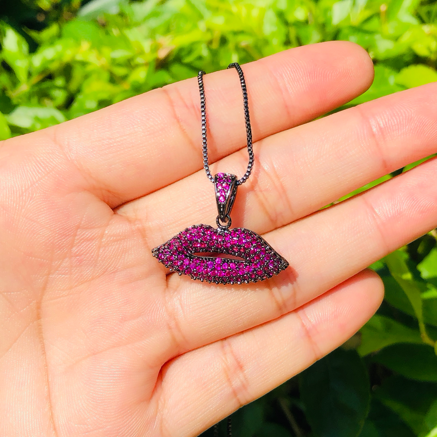 5pcs/lot 25*20.5mm Fuchsia CZ Paved Lip Necklace Necklaces Charms Beads Beyond