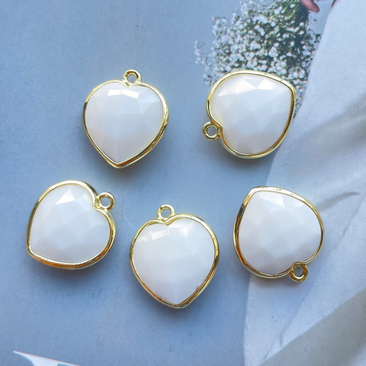 5pcs/Lot Gold Plated Bezel Natural Labradorite Amethyst Tiger Eye Rose Quartz Faceted Heart Pendants White Ceramic Stone Charms New Charms Arrivals Charms Beads Beyond