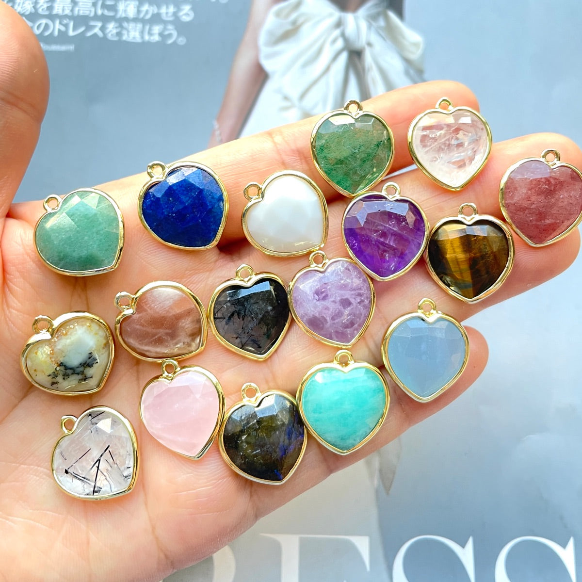 5pcs/Lot Gold Plated Bezel Natural Labradorite Amethyst Tiger Eye Rose Quartz Faceted Heart Pendants Mix Random Colors Stone Charms New Charms Arrivals Charms Beads Beyond