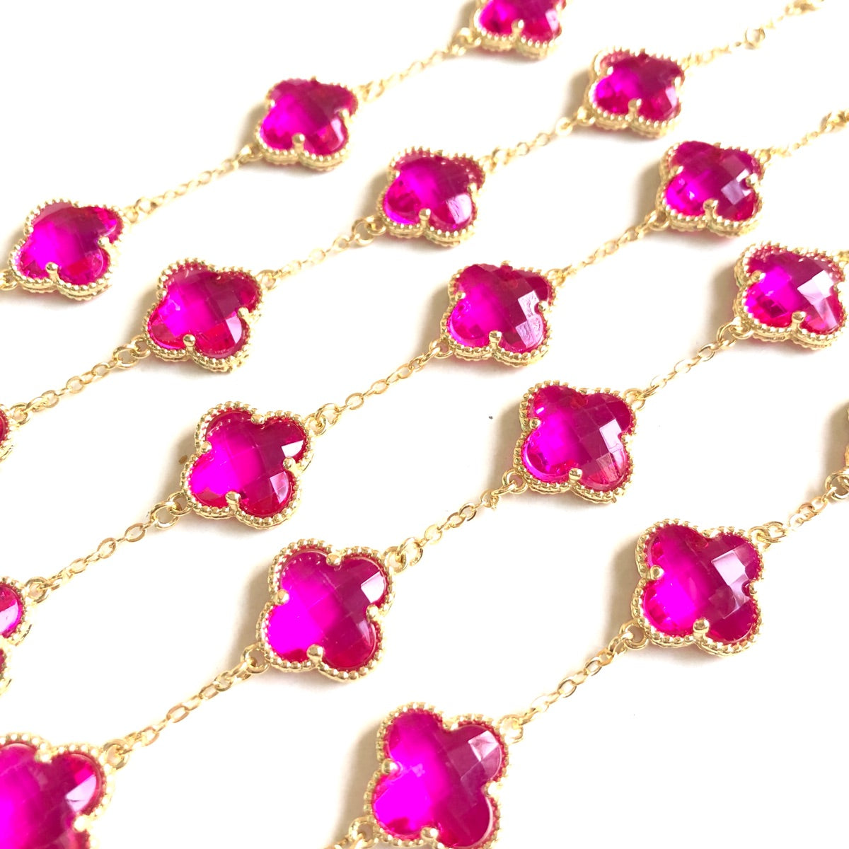 5-10pcs/lot Gold Plated Hot Pink Fuchsia Glass Clover Bracelets Women Bracelets Charms Beads Beyond