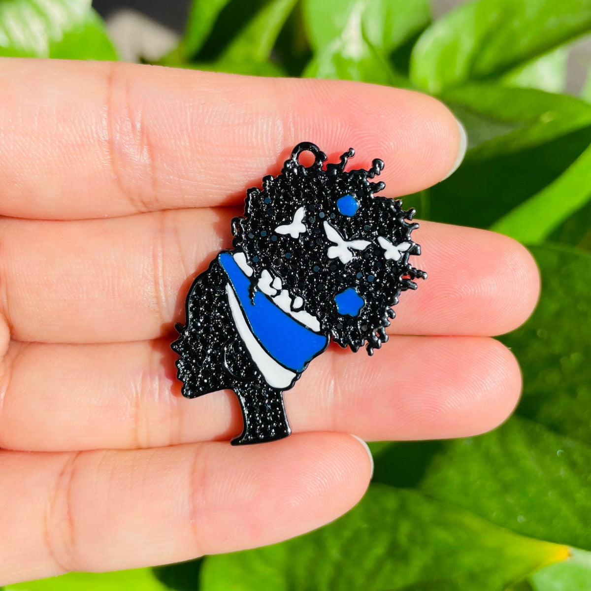 10pcs/lot 36*31mm CZ Pave Afro Girl With Blue & White Headband Charms Black on Black CZ Paved Charms Afro Girl/Queen Charms Charms Beads Beyond