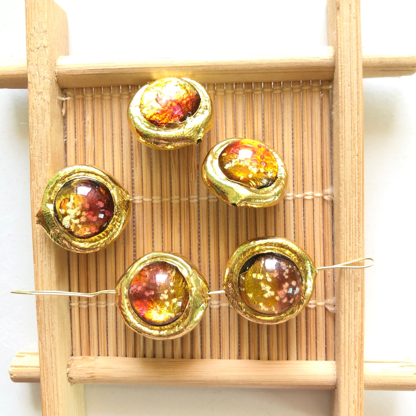 2-5-10pcs/lot 17*16mm Gold Plated Yellow Red Colored Glaze Spacers Focal Beads Focal Beads Focal Beads Charms Beads Beyond