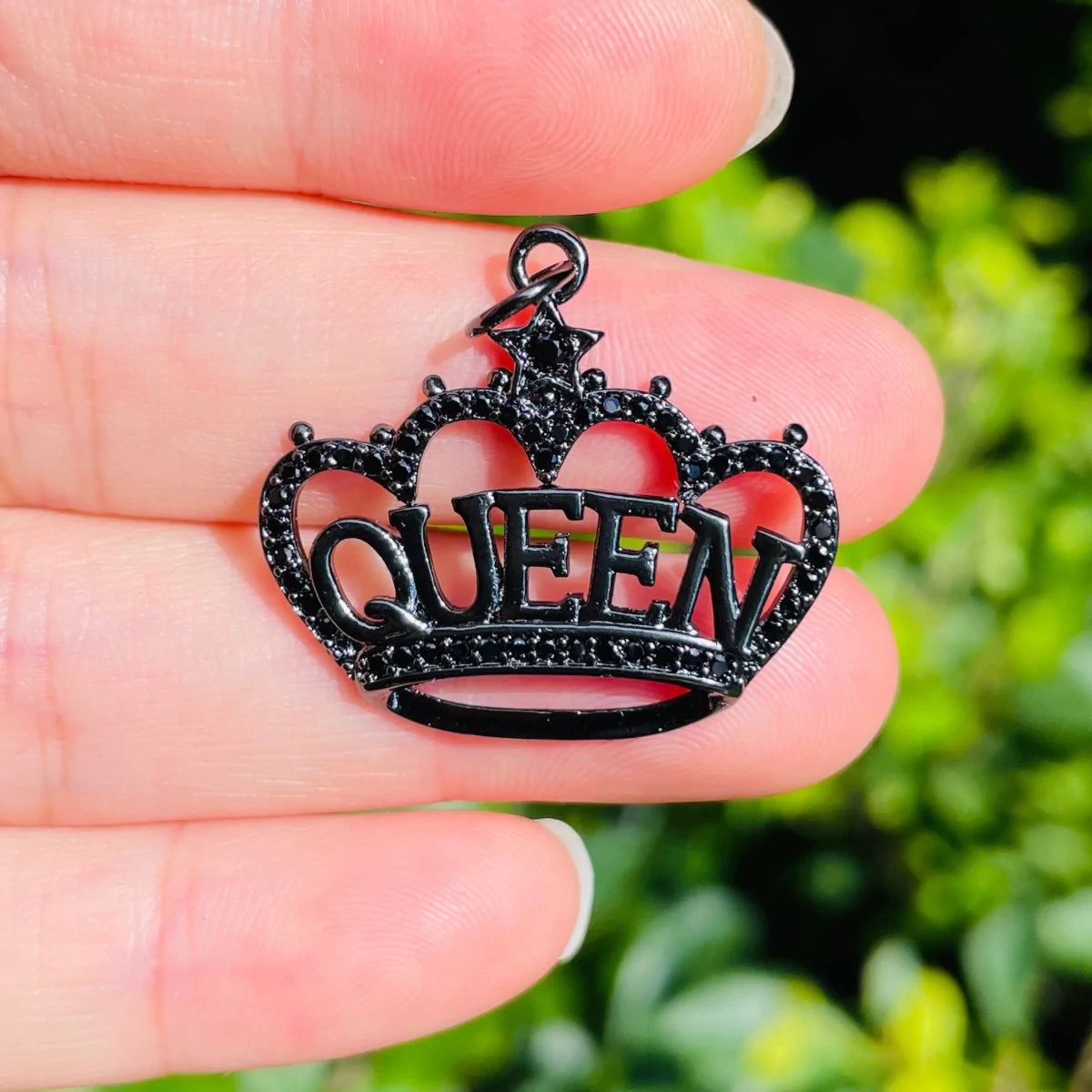 10pcs/lot 28*25mm CZ Paved Crown Queen Word Charms Black on Black CZ Paved Charms Crowns New Charms Arrivals Queen Charms Charms Beads Beyond