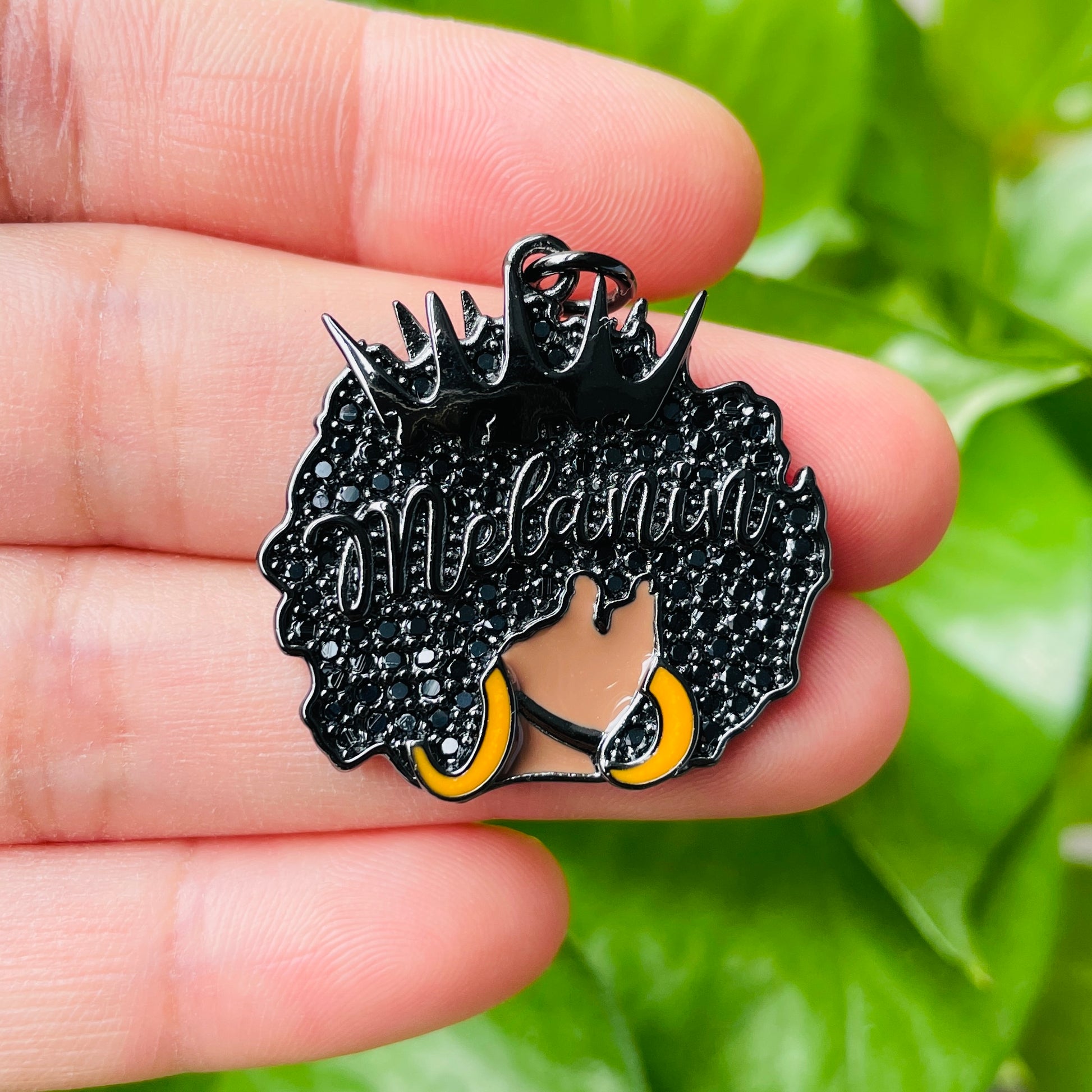 10pcs/lot 29*29mm CZ Paved Crown Queen Melanin Afro Girl Charms Black on Black CZ Paved Charms Afro Girl/Queen Charms Charms Beads Beyond