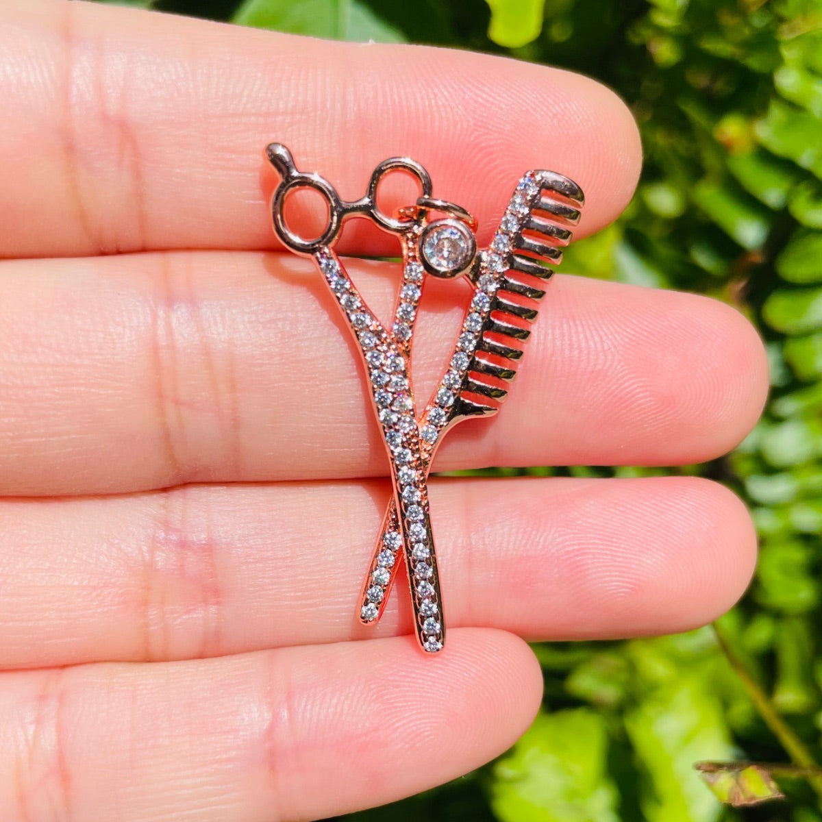 10pcs/lot 34.5*22.3mm CZ Paved Scissor Comb Charms Rose Gold CZ Paved Charms Fashion New Charms Arrivals Charms Beads Beyond