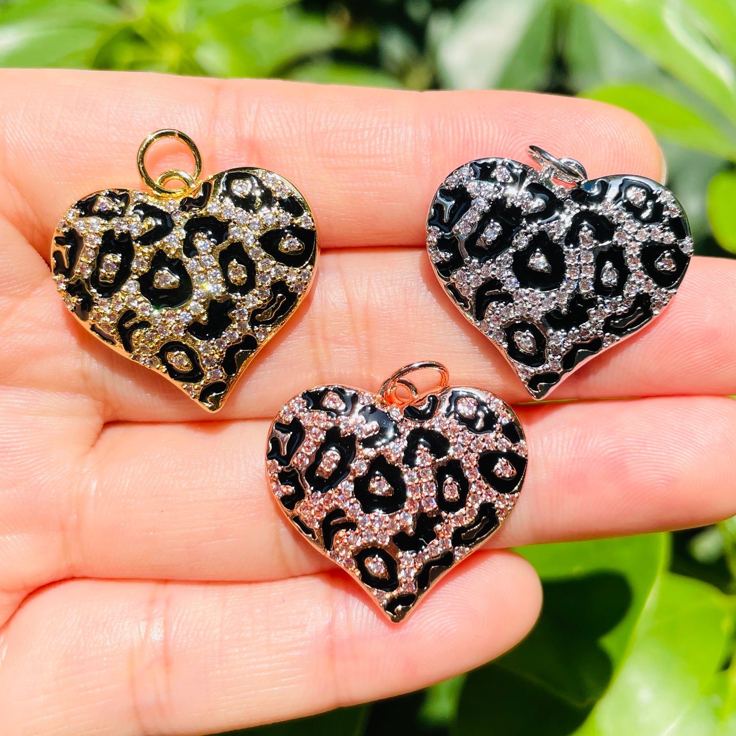 10pcs/lot 24.5*22mm CZ Paved Black Leopard Print Heart Charm Pendants CZ Paved Charms Hearts Leopard Printed New Charms Arrivals Charms Beads Beyond